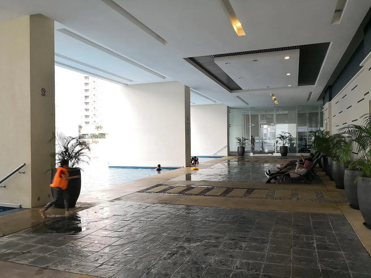 Binjai 8 Kl Near Klcc With 3 Mins Walk To Train Station, Flexihome-My Homestay